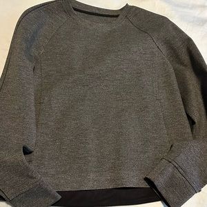 Cropped long sleeve lululemon top size 6